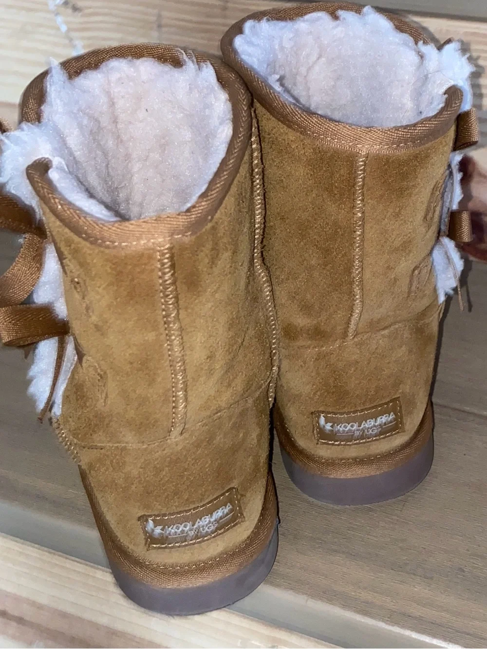 UGG KOOLABURRA VICTORIA SHORT SUEDE BOOT